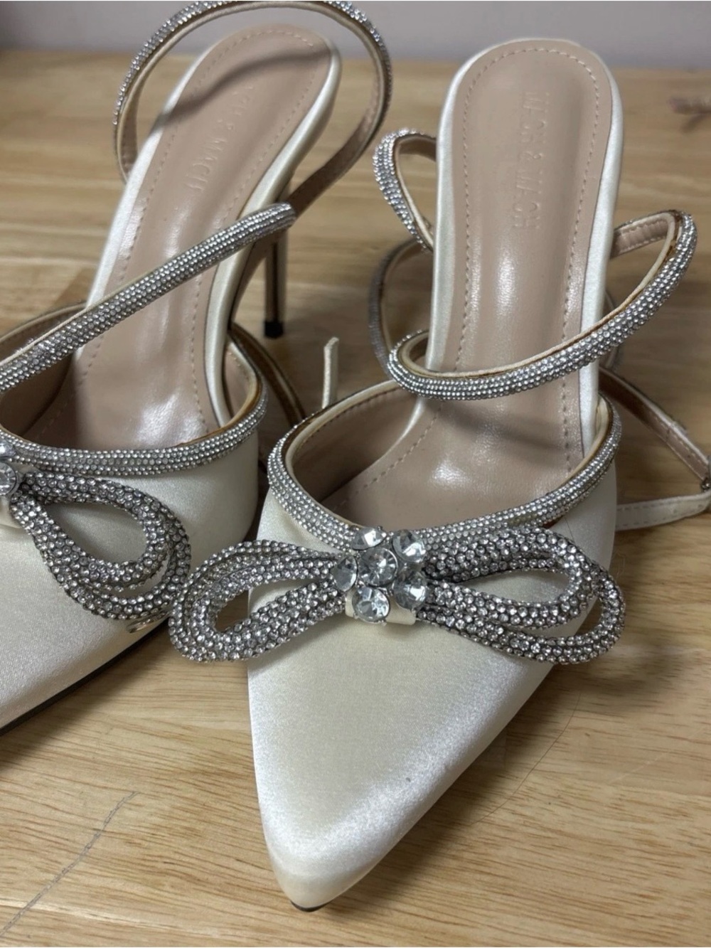 Mach & Mach Woman’s Pumps Ivory Sz 38